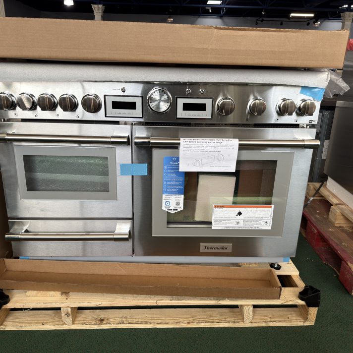 Thermador - Pro Grand 5.5 Cu. Ft. Freestanding Double Oven Dual Fuel Convection Range with Wifi - Stainless Steel