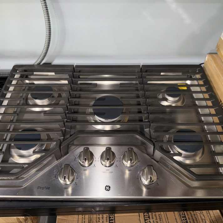 GE Profile* 30" Built-In Gas Cooktop with 5 Burners