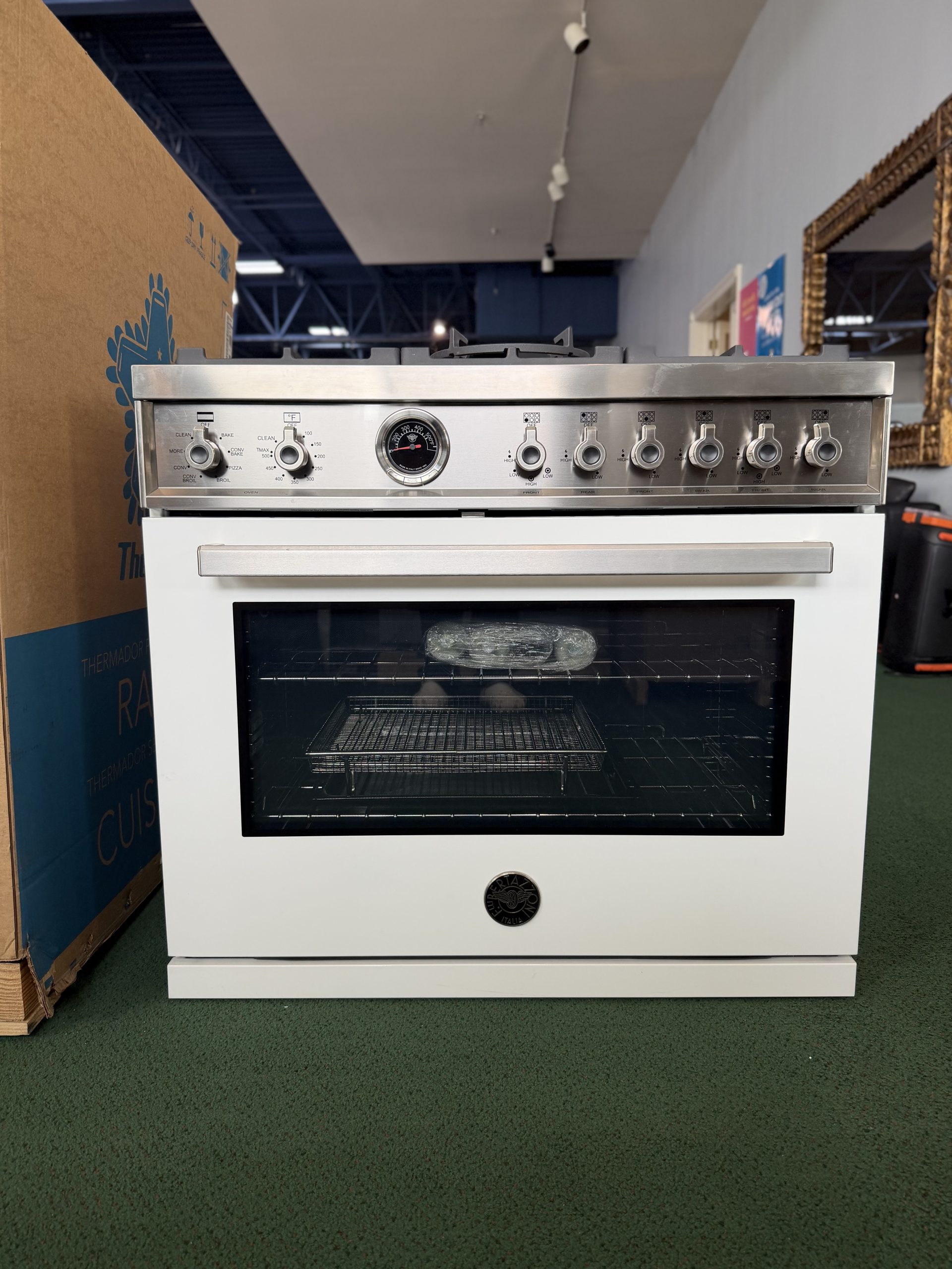 Bertazzoni - 36" Professional Series range - Gas oven - 6 brass burners White, Natural Gas.