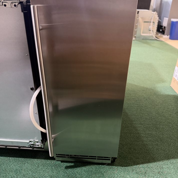 U-Line - 15" 25-Lb Freestanding Icemaker - Stainless Steel