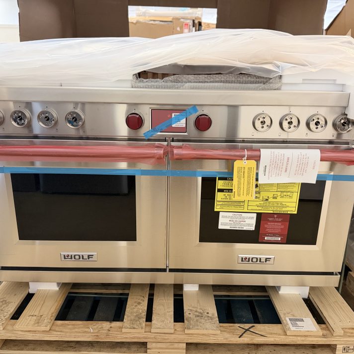 WOLF* 60" Dual Fuel Range- 6 Burners and Infrared Dual Griddle Stainless Steel - Natural Gas