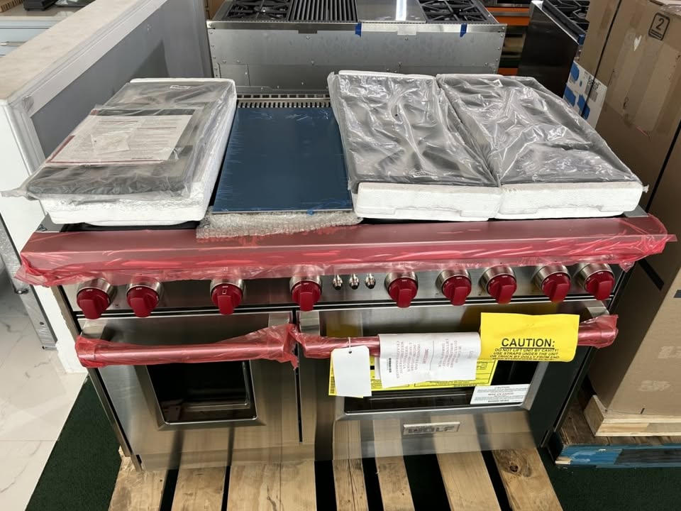 WOLF 48" Gas Range - 6 Burners and Infrared Griddle Natural Gas. - Image 2