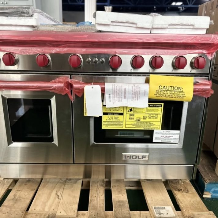 WOLF 48" Gas Range - 6 Burners and Infrared Griddle Natural Gas.