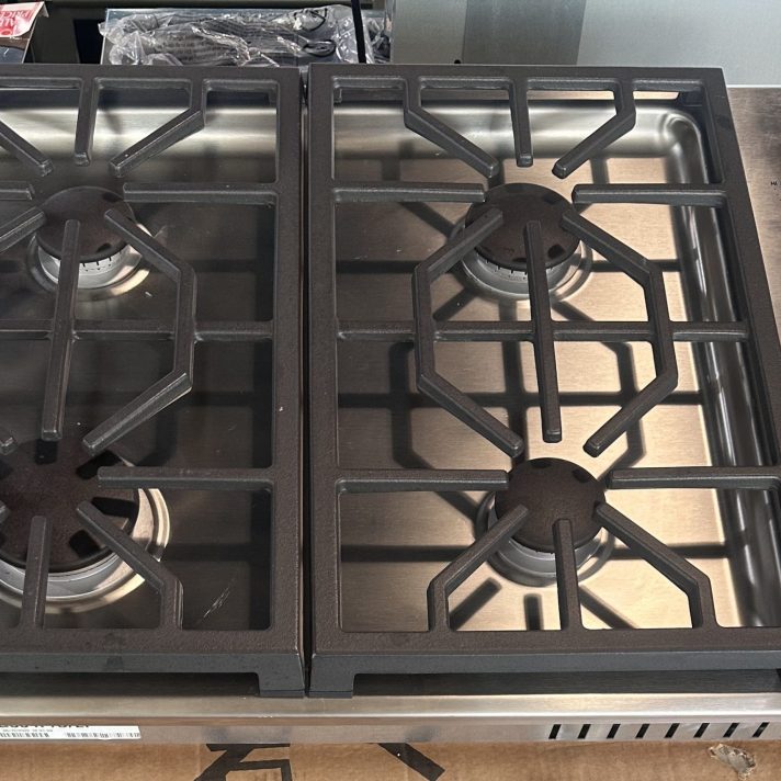 Wolf* 30" Professional Gas Cooktop - 4 Burners Liquid Propane
