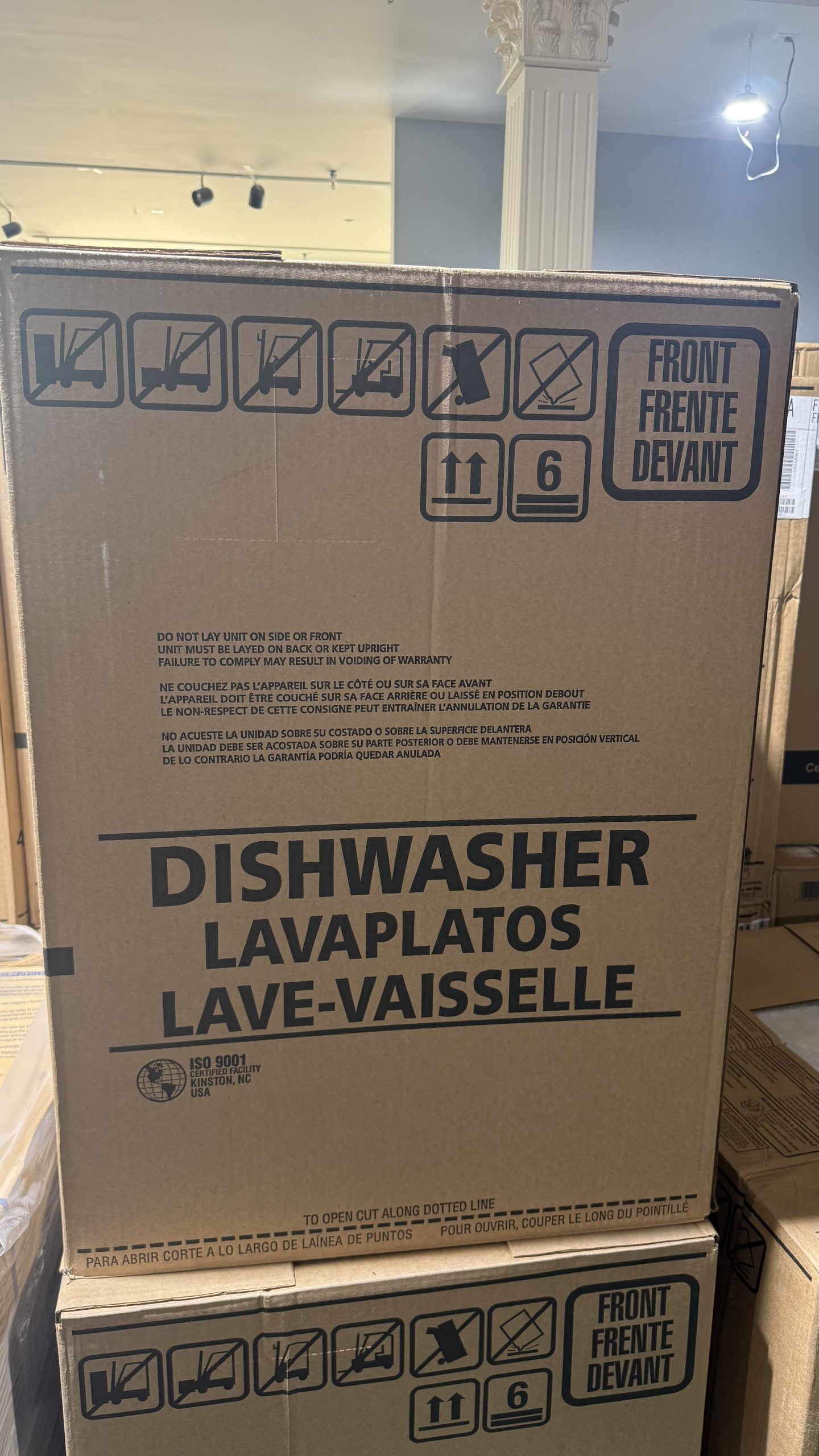 Frigidaire - 24" Top Control Built-In Plastic Tub Dishwasher with MaxDry, 52 dBA - Stainless Steel - Image 3