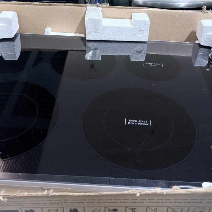 KitchenAid* 30 Inch Electric Cooktop with 5 Elements, Glass Surface,