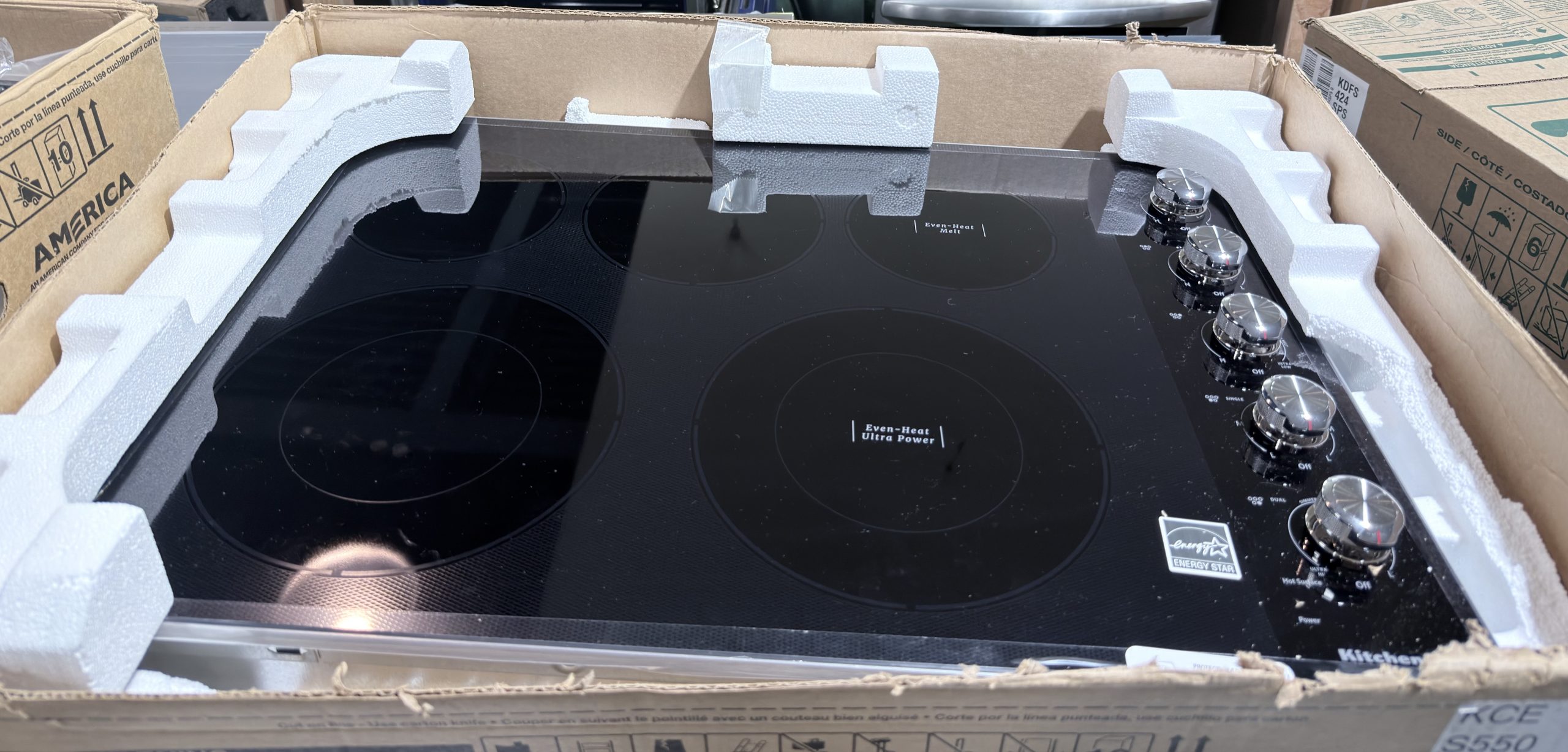 KitchenAid* 30 Inch Electric Cooktop with 5 Elements, Glass Surface,