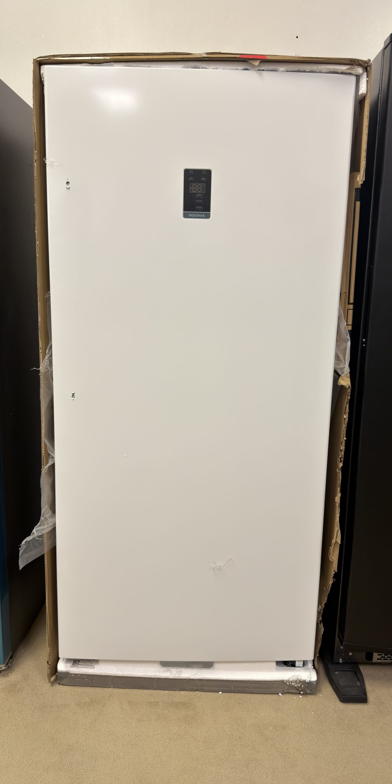Insignia™* - 13.8 Cu. Ft. Garage Ready Convertible Upright Freezer with ENERGY STAR Certification - White