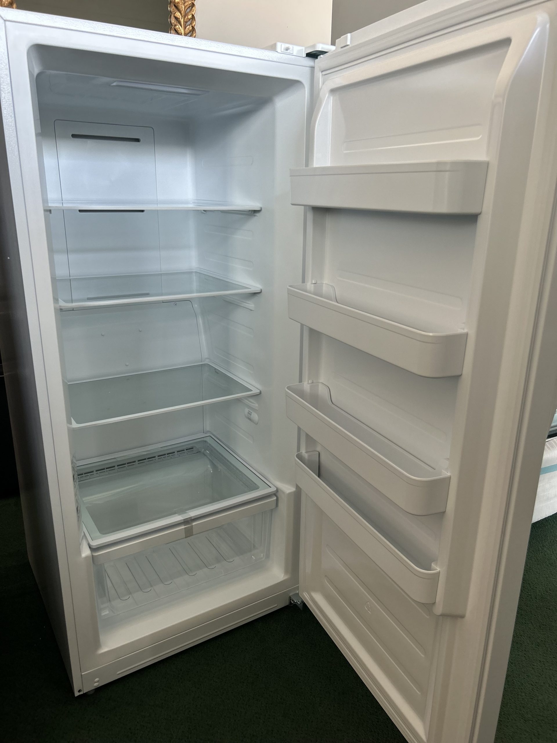 Insignia™ - 13.8 Cu. Ft. Garage Ready Convertible Upright Freezer with ENERGY STAR Certification - White - Image 2