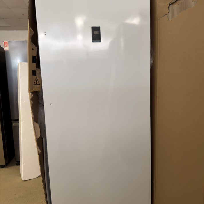 Insignia™ - 21 Cu. Ft. Garage Ready Convertible Upright Freezer with ENERGY STAR Certification - White