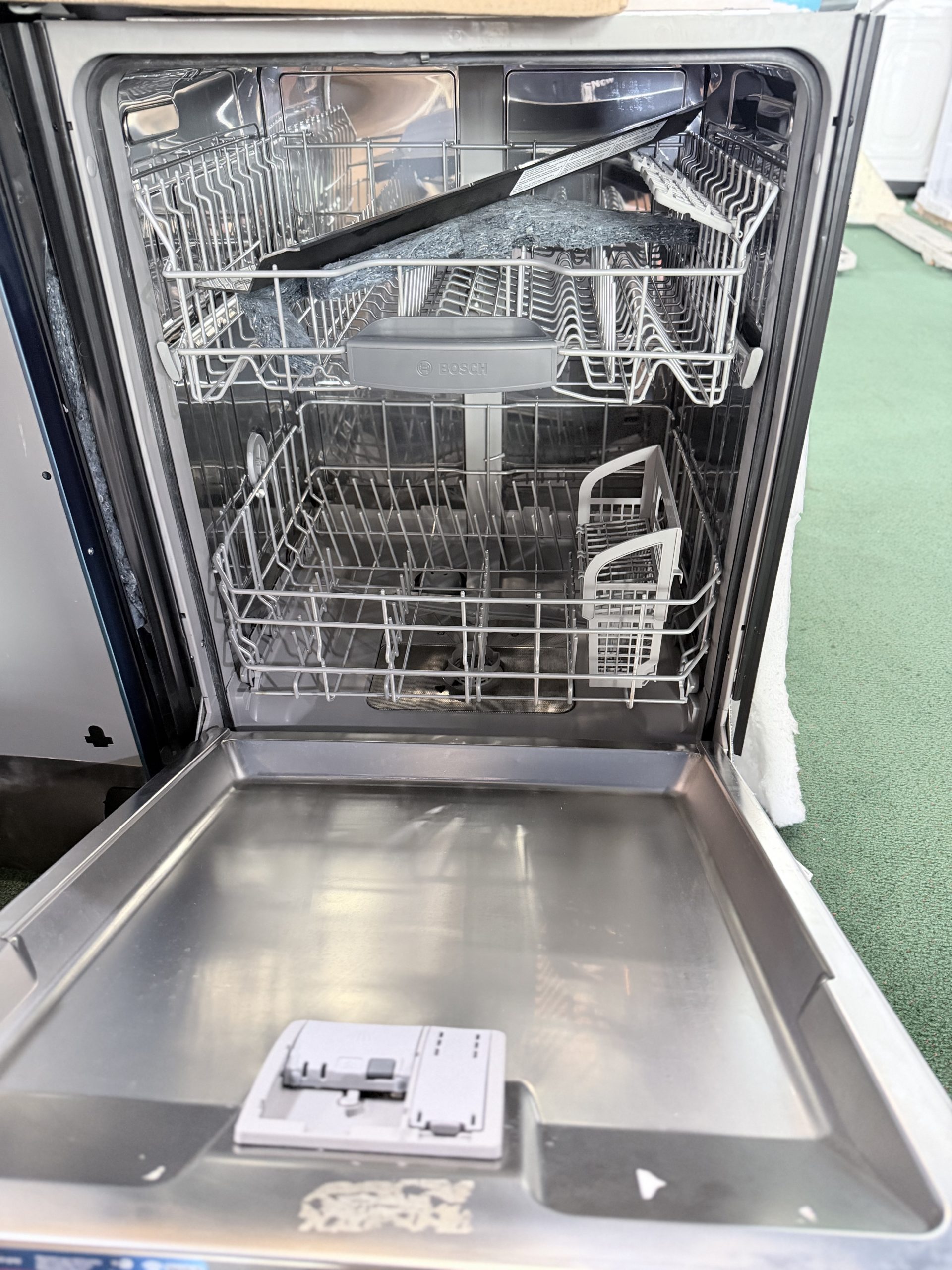 Bosch* 100 Series 24 Inch Full Console Built-In Smart Dishwasher - Image 2