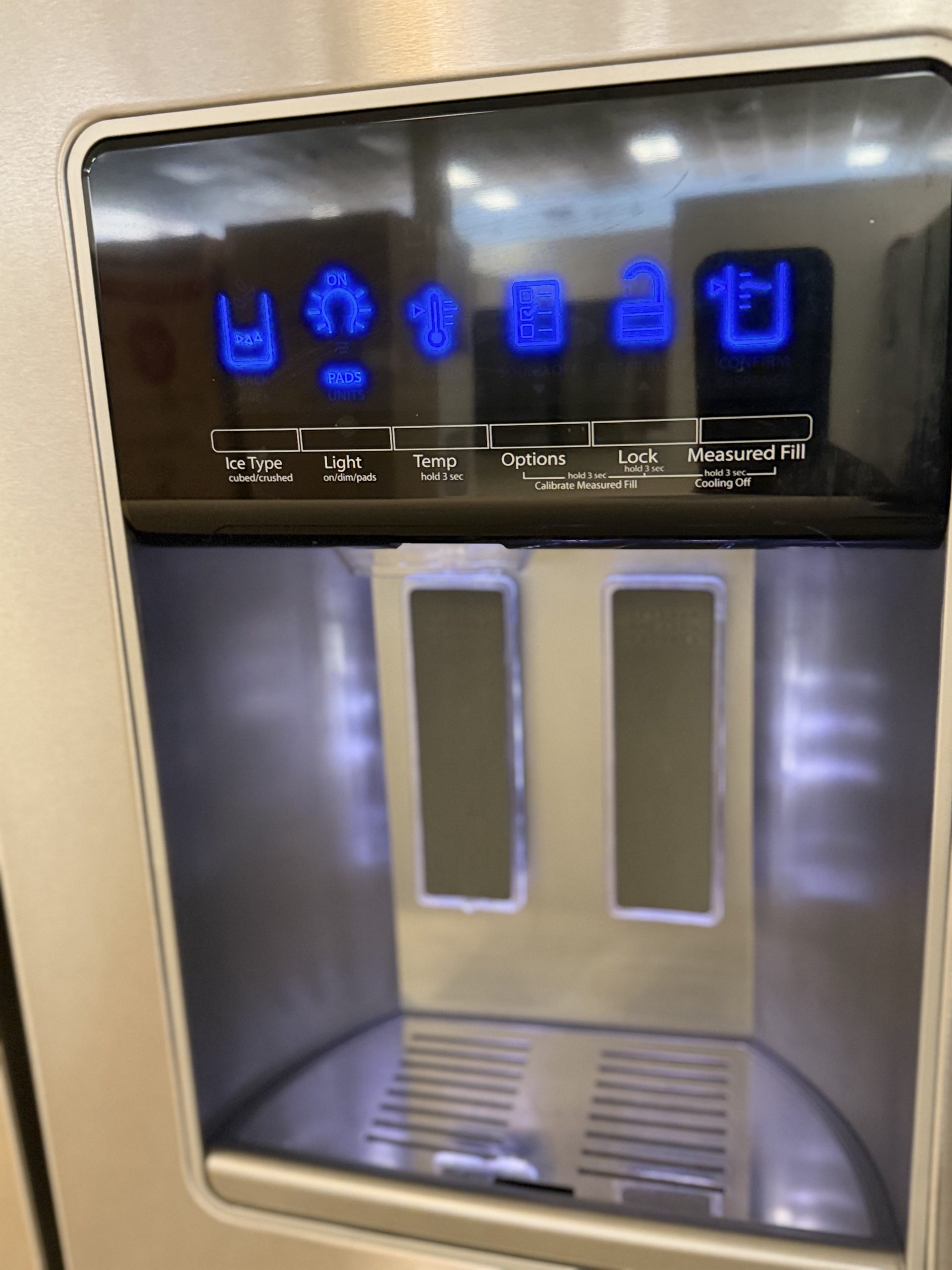 Whirlpool - 28.4 Cu. Ft. Side-by-Side Refrigerator with In-Door-Ice Storage - Stainless Steel - Image 2