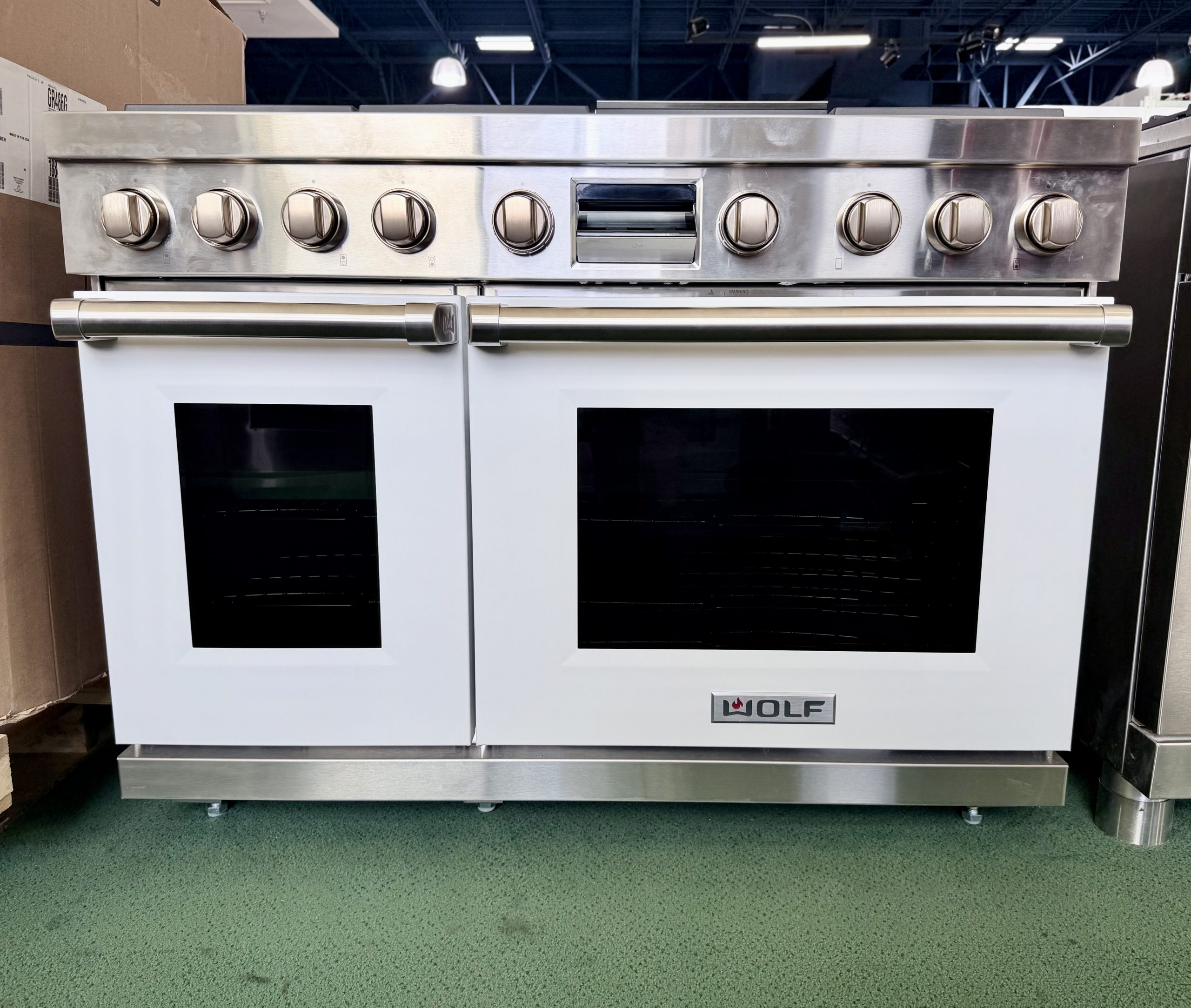 WOLF* 48" Dual Fuel Range - 6 Burners and Infrared Griddle White - Natural Gas.