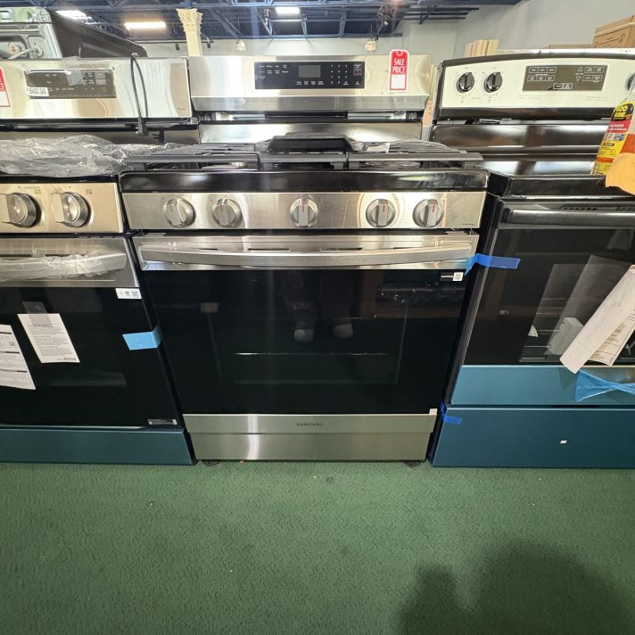 Samsung 30 Inch Freestanding Gas Smart Range- Stainless Steel