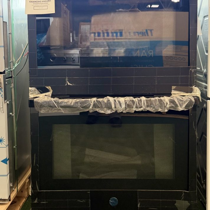 GE 30" Smart Built-In Self-Clean Convection Double Wall Oven- Black.