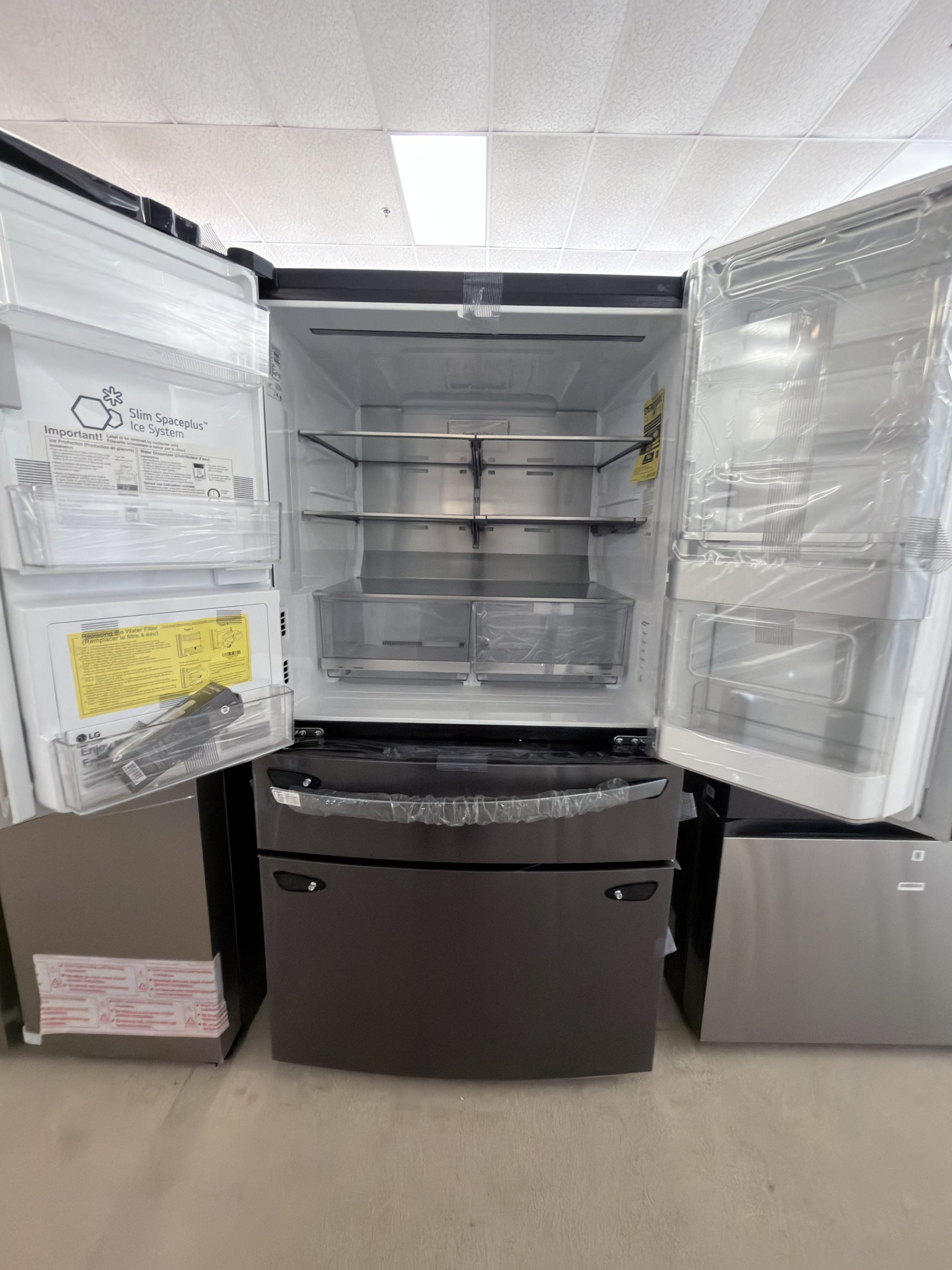 LG* 30 cu. ft. 4-Door French Door Refrigerator, Door-In-Door, Full-Convert Drawer, Craft Ice in PrintProof Black Stainless - Image 2