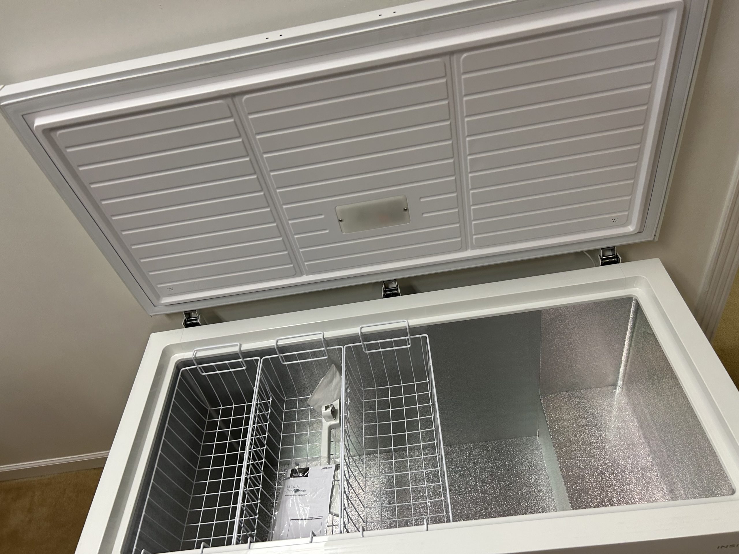 Insignia* 14.0 Cu. Ft. Garage-Ready Chest Freezer - White - Image 3