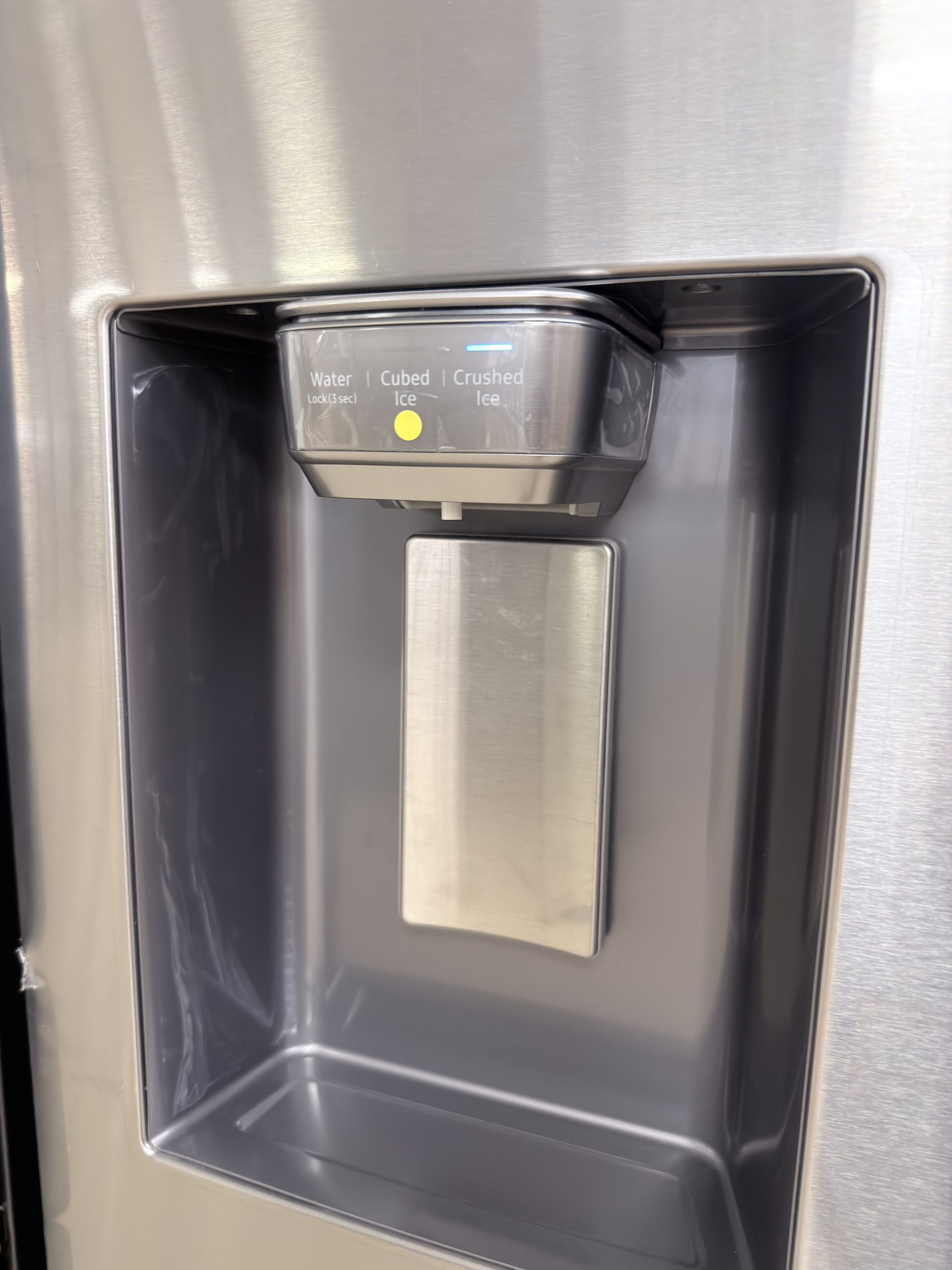 Samsung* 36 in. Wide 28 Cu. Ft. 4-Door French Door Smart Refrigerator with FlexZone Drawer - Stainless Steel - Image 4