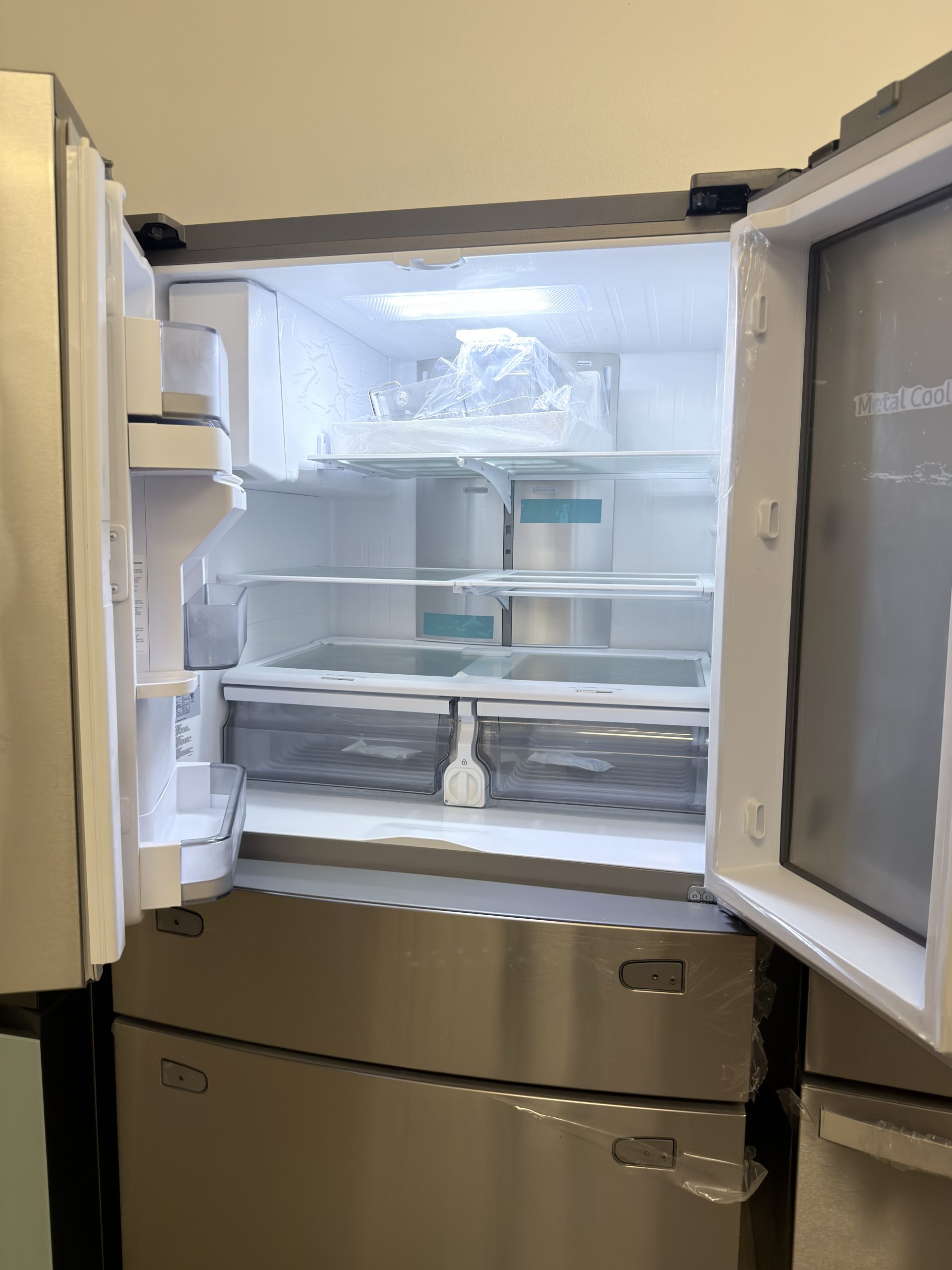 Samsung* 36 in. Wide 28 Cu. Ft. 4-Door French Door Smart Refrigerator with FlexZone Drawer - Stainless Steel - Image 3