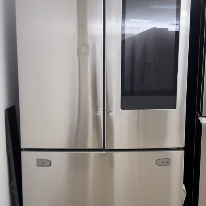 Samsung* 28 cu. ft. 3-Door French Door Refrigerator with Family Hub - Stainless Steel