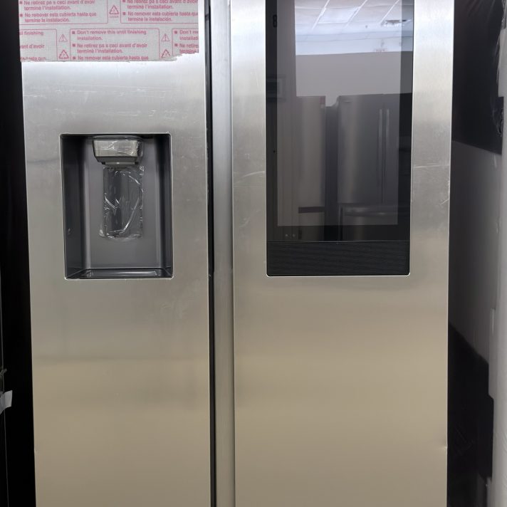 Samsung* - 36 in. Wide 26.7 cu. ft. Side-by-Side Smart Refrigerator with 21.5" Touch-Screen Family Hub - Stainless Steel