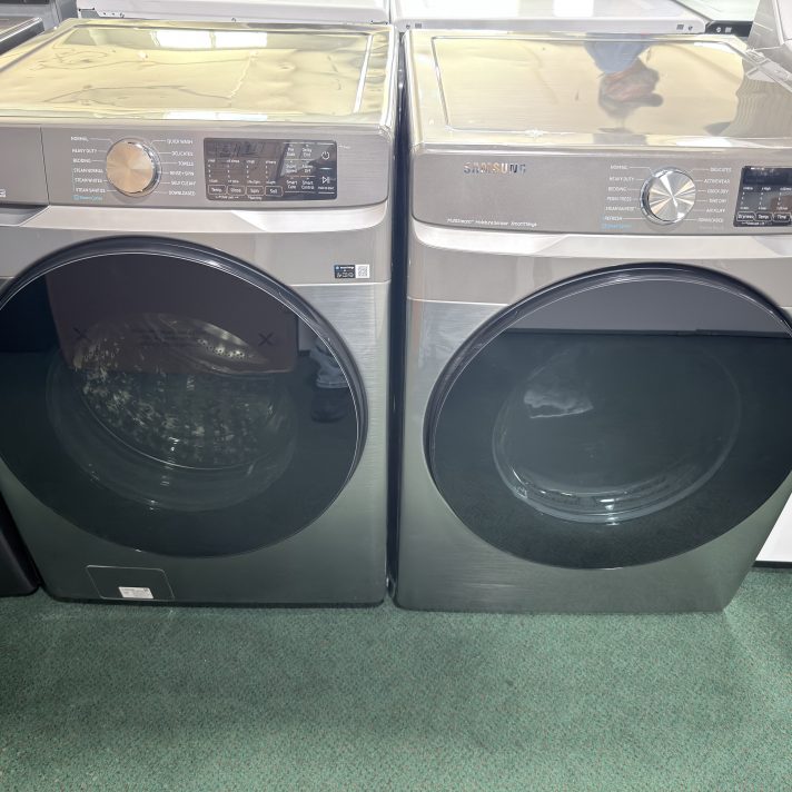 Samsung* 4.5 Cu. Ft. Front Load Washer and 7.5 Cu. Ft. Electric Dryer Laundry Pair in Platinum