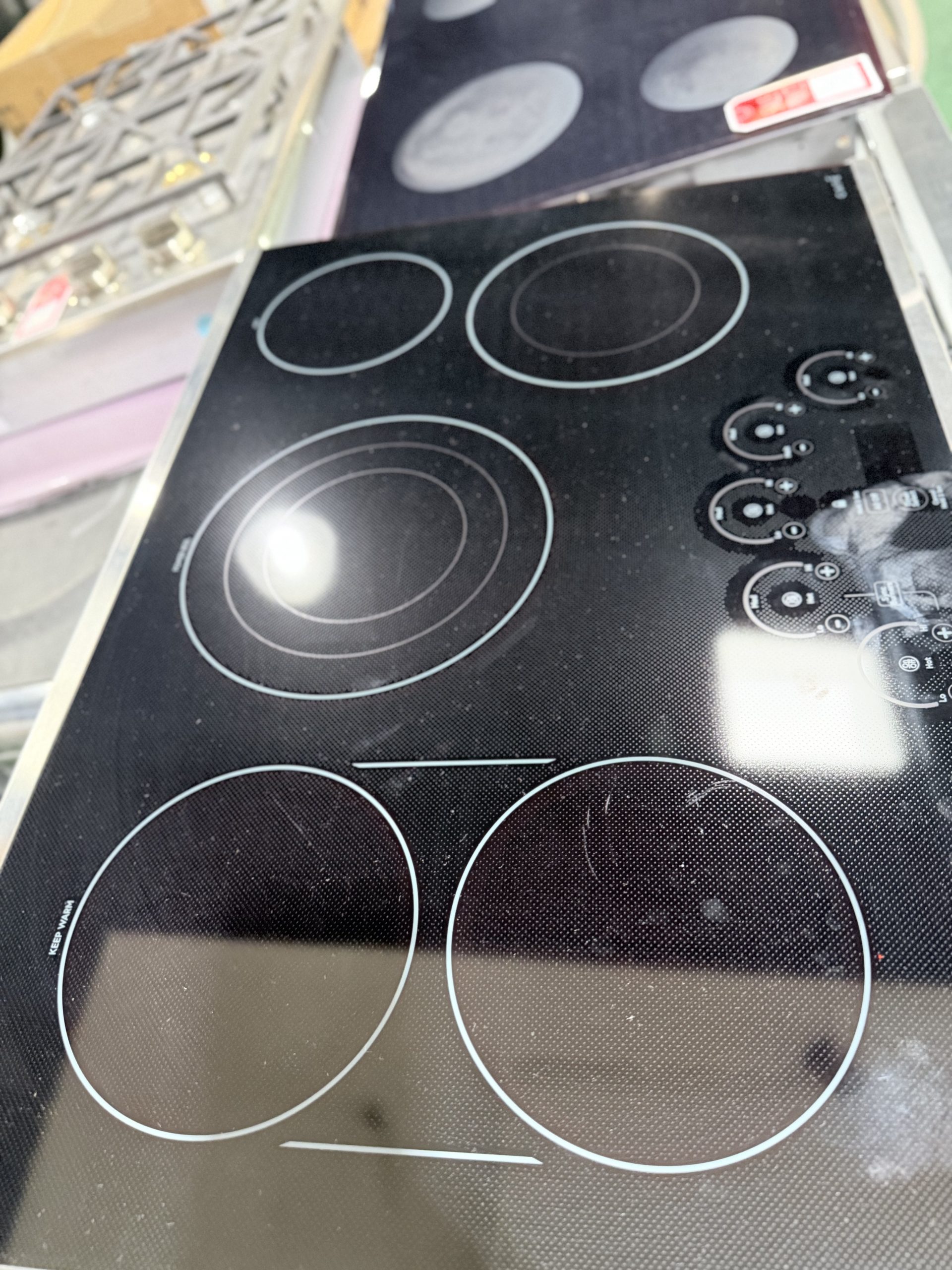CAFÉ* 36" Touch-Control Electric Cooktop - Image 2