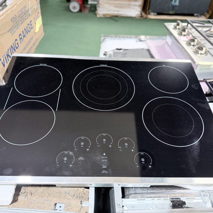 CAFÉ* 36" Touch-Control Electric Cooktop