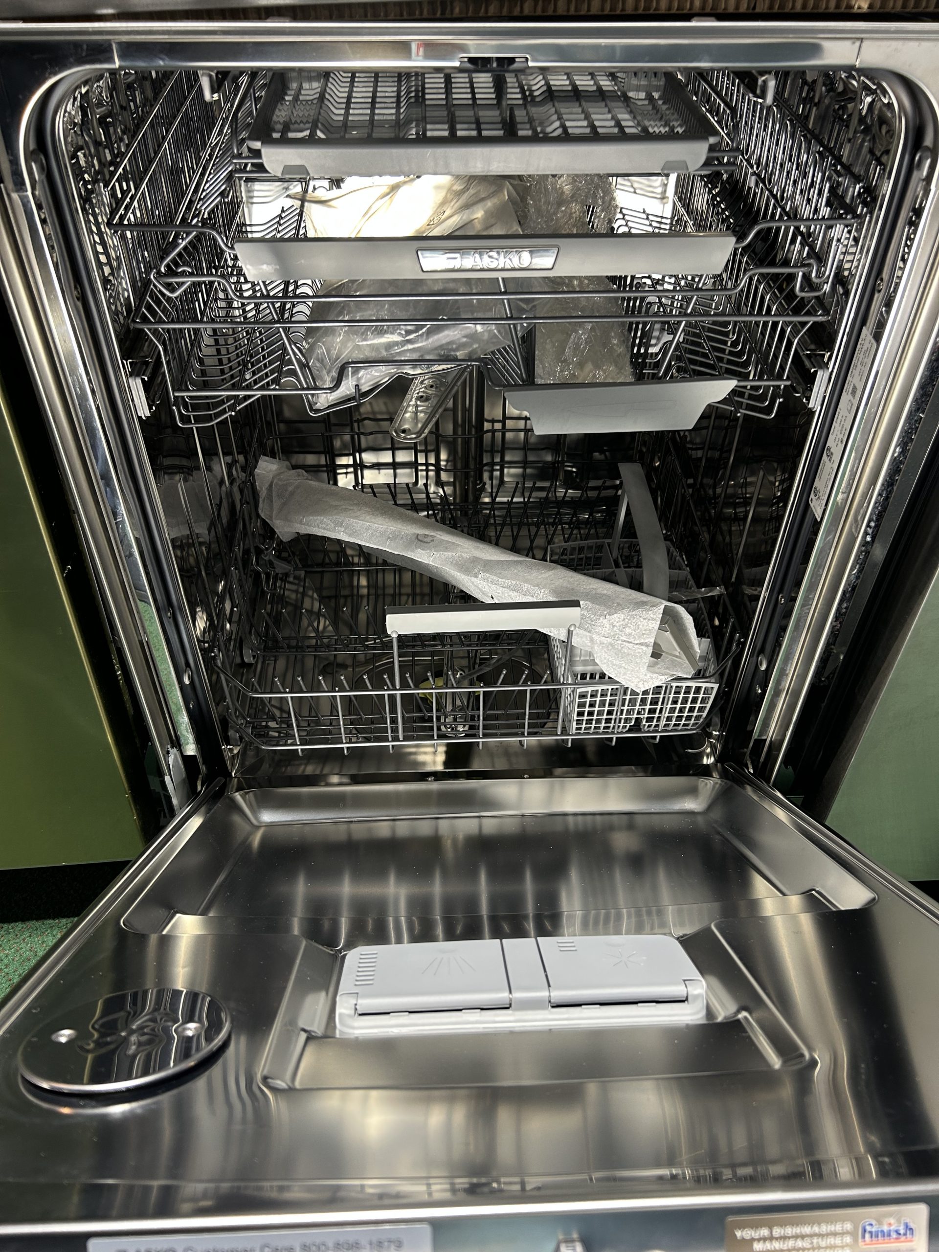 Asko* Logic 24 Inch Wide 16 Place Setting Built-In Top Control Dishwasher with T-Bar Handle, XXL Tub, and Auto Door Open Drying™ Stainless Steel Alternate Image Alternate Image Asko Logic 24 Inch Wide 16 Place Setting Built-In Top Control Dishwasher with T-Bar Handle, XXL Tub, and Auto Door Open Drying - Image 2