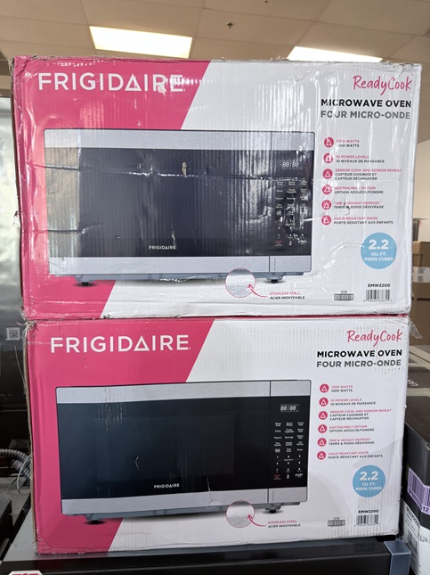 Frigidaire* 2.2-cu ft 1700 -Watt Countertop Microwave Stainless Steel