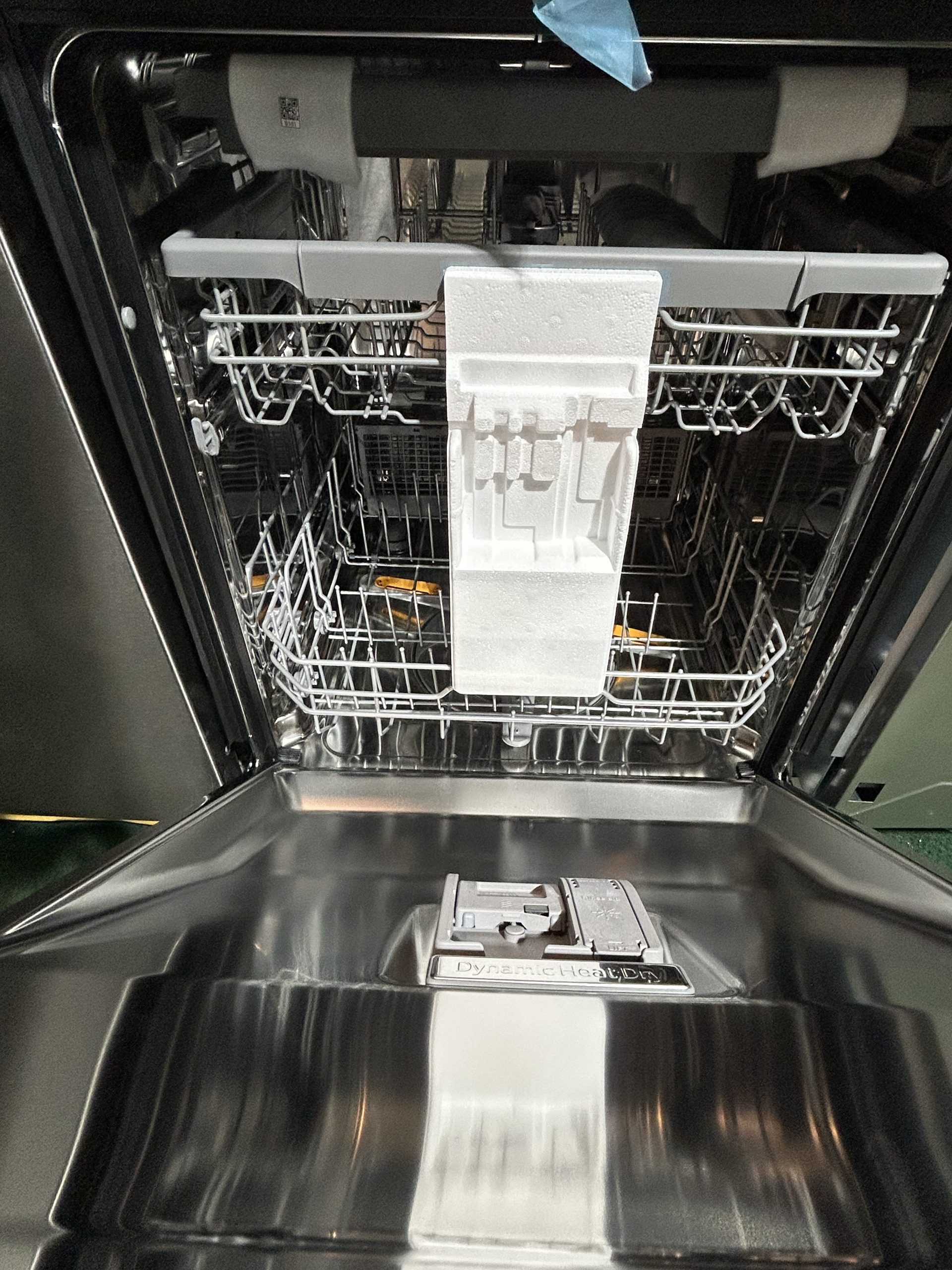 LG* 24 Inch Top Control Wi-Fi Enabled Dishwasher with QuadWash™ Pro - Image 2