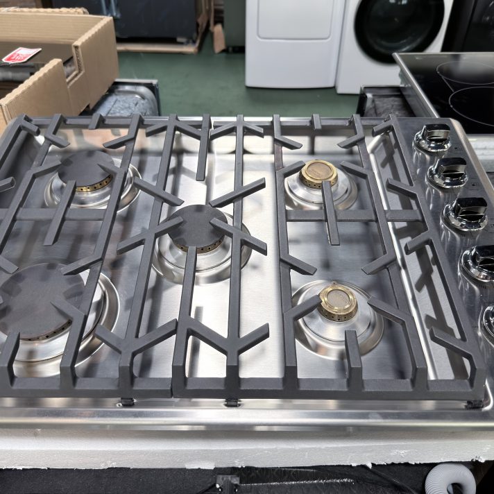 Viking* 31 in. Wide 5 Burner Professional 5 Series 30.7" Gas Cooktop - Stainless Steel