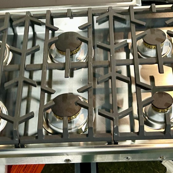 Viking* 36 in. Wide 6 Burner Professional 5 Series Gas Cooktop - Stainless Steel