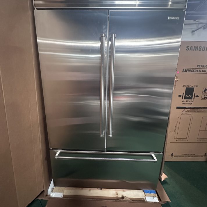 Sub zero* 48" Classic French Door Refrigerator/Freezer with Internal Dispenser - Stainless steel