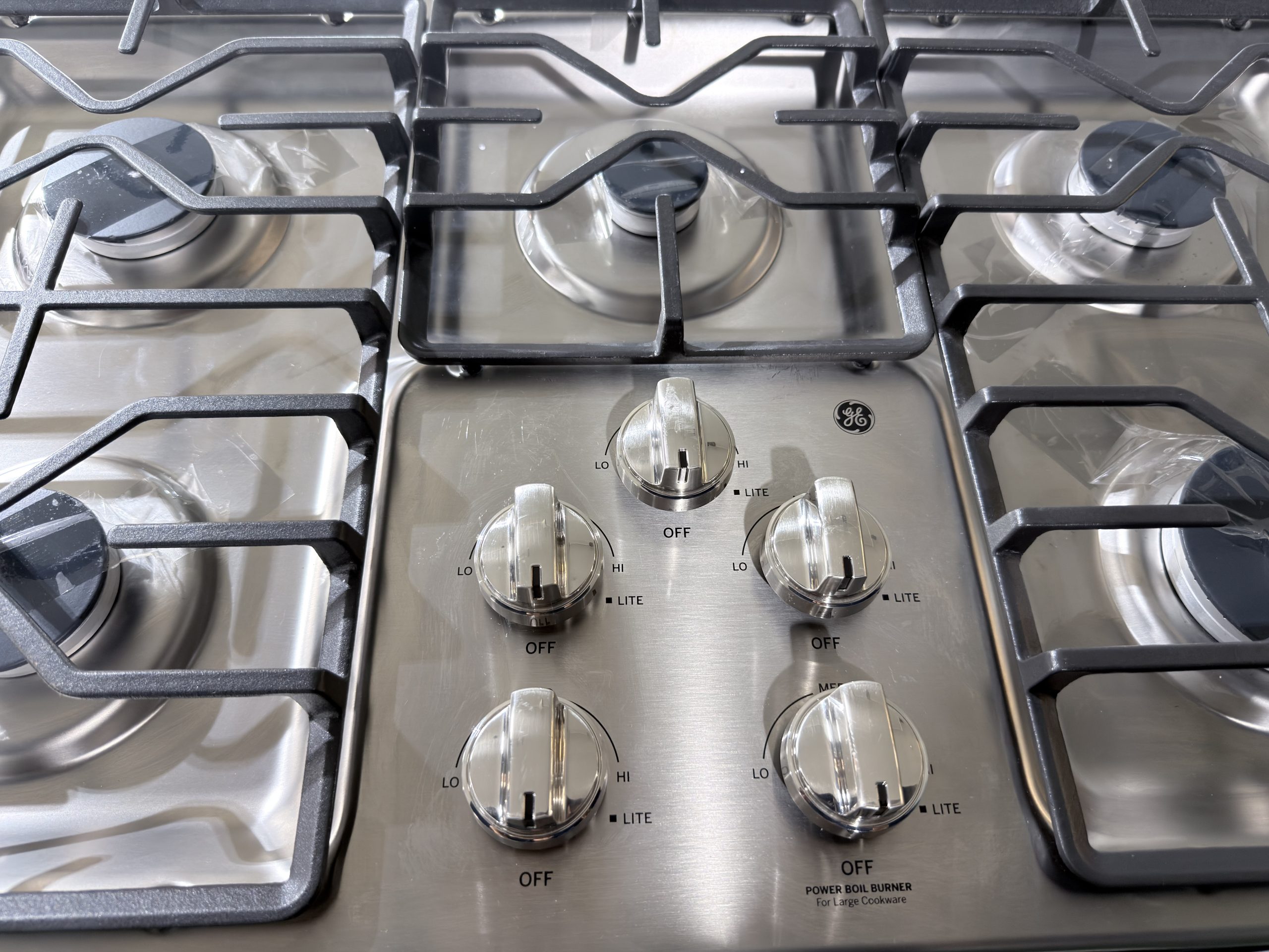 GE* 36" Built-In Gas Cooktop with Dishwasher-Safe Grates - Image 2