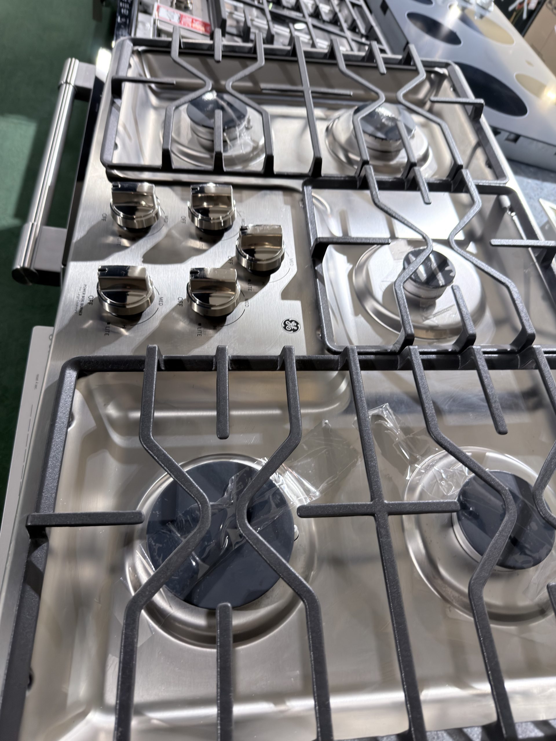 GE* 36" Built-In Gas Cooktop with Dishwasher-Safe Grates - Image 3
