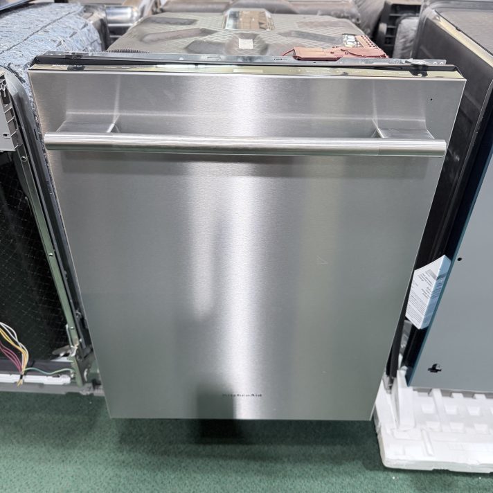 KitchenAid* 24" Top Control Built-In Dishwasher with 360 Max Jets Third Rack, Advanced ProDry, Ultra-bright LED Lighting - Stainless Steel
