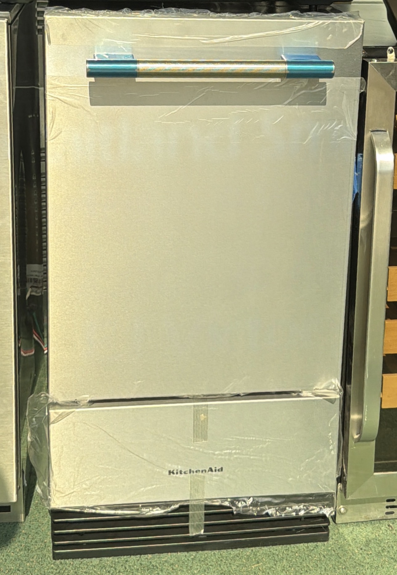 KitchenAid* 18 in. 35 lb. Full Size Cubes Built-In Ice Maker in PrintShield Stainless Finish