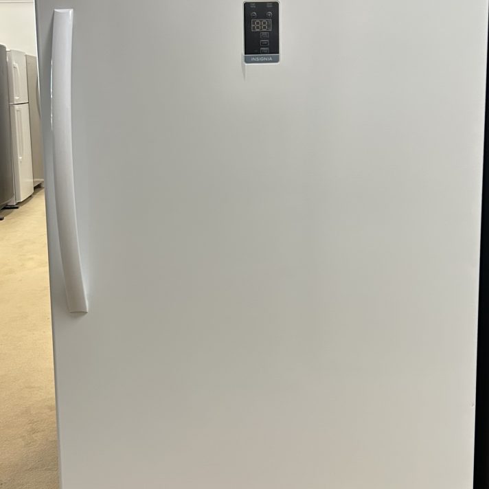 Insignia* 17 Cu. Ft. Garage Ready Convertible Upright Freezer with ENERGY STAR Certification - White