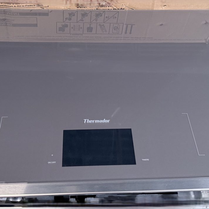 Thermador* Freedom Series 36" Built-In Electric Induction Cooktop with 6 elements, Wifi and Frame - Dark Gray