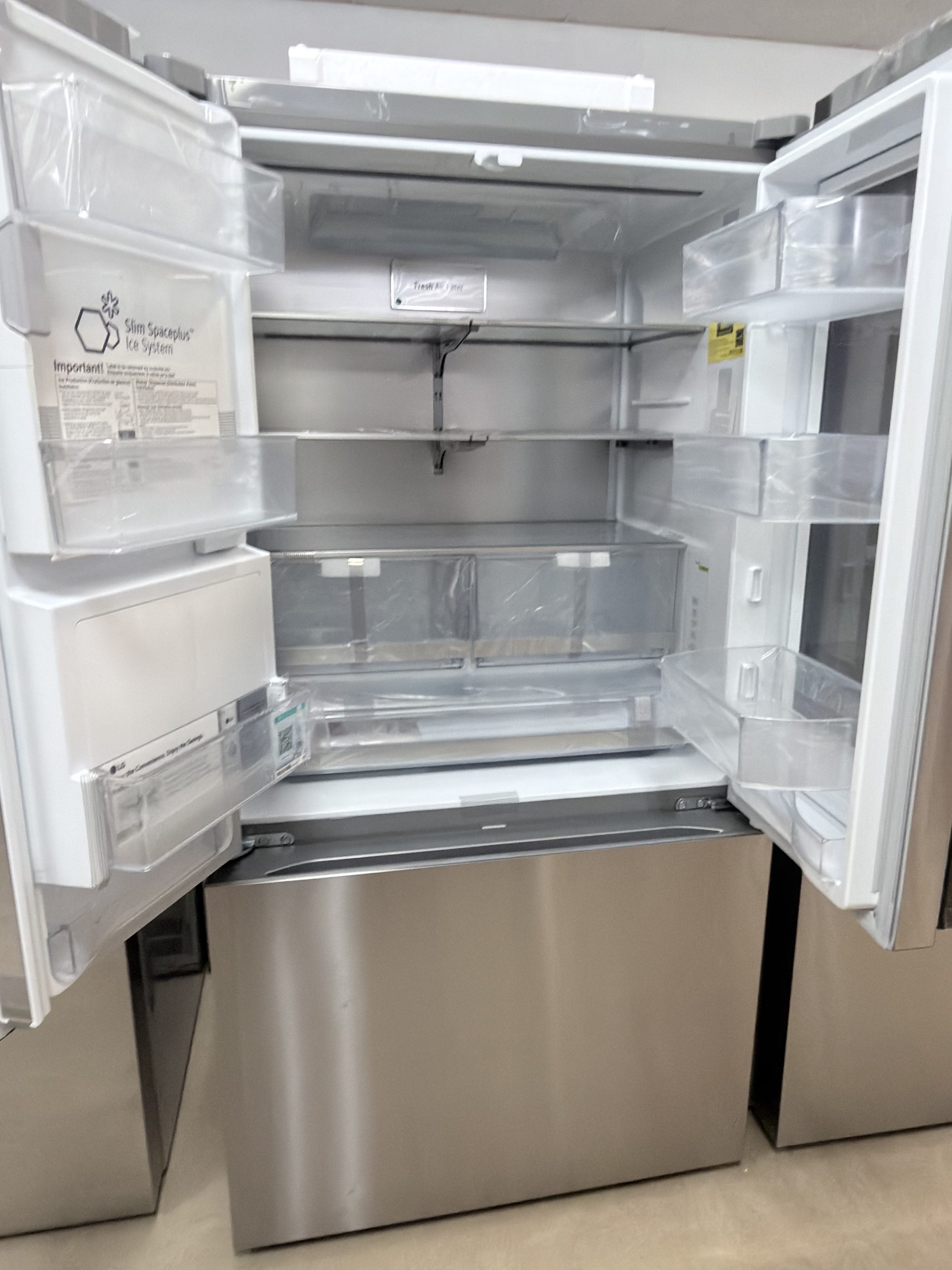 LG* Counter-Depth MAX Mirror InstaView 4 Types of Ice 25.5-cu ft 3 -Door 36-in Wide French Door Refrigerator with Dual Ice Maker and Door within Door Print Proof Stainless Steel - Image 3