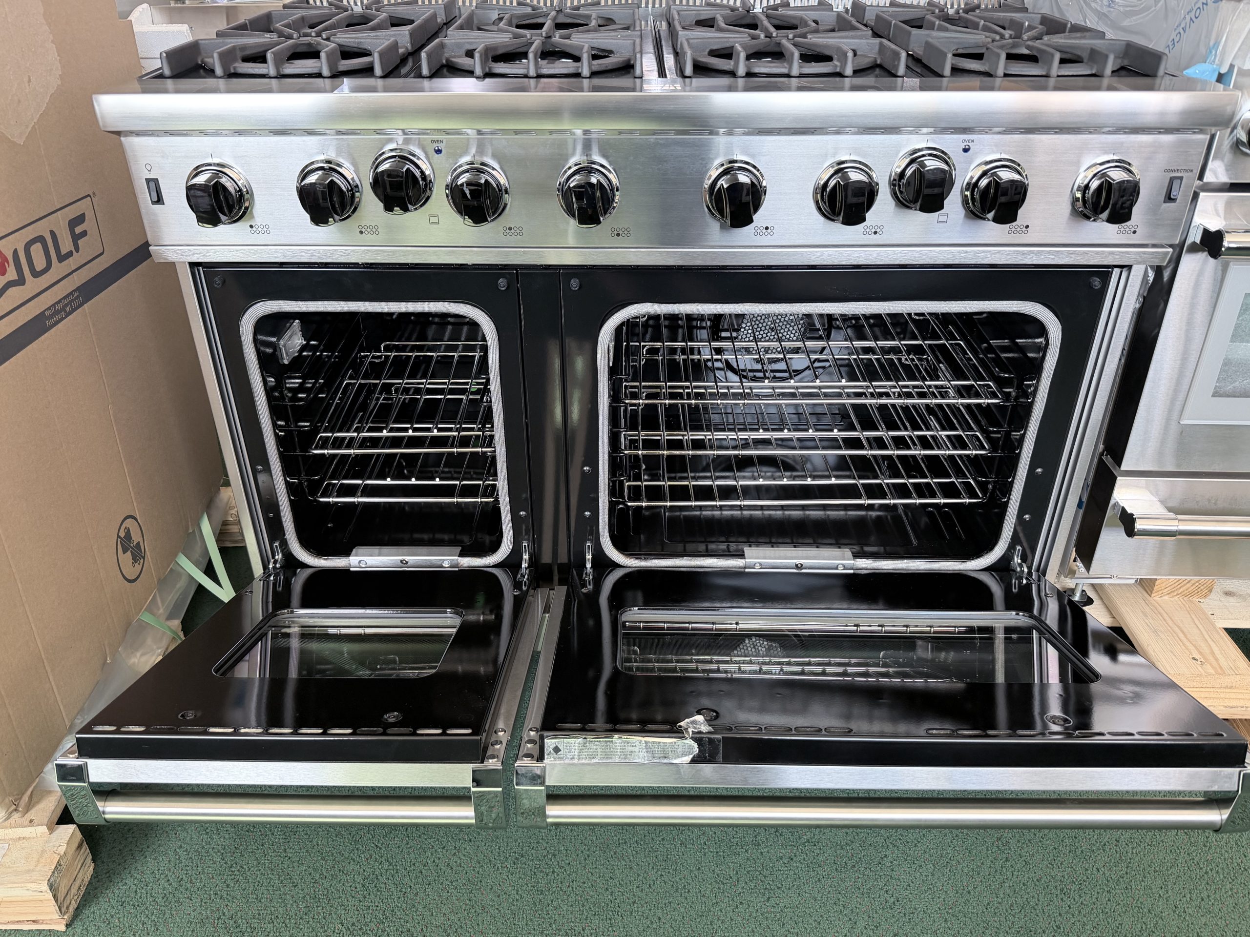 Viking* 5 Series 48" Stainless Steel Pro Style Range Liquid Propane - Image 3