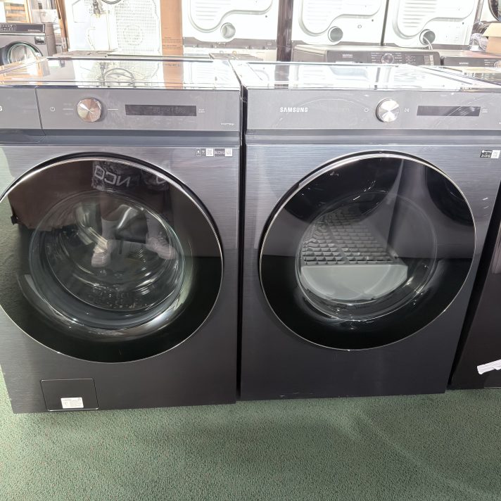 Samsung BESPOKE* Set Front Load Washer with Electric Dryer – Brushed Navy