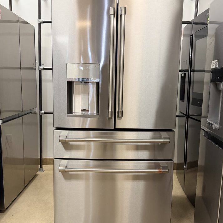 CAFÉ* ENERGY STAR® 22.3 Cu. Ft. Smart Counter-Depth 4-Door French-Door Refrigerator