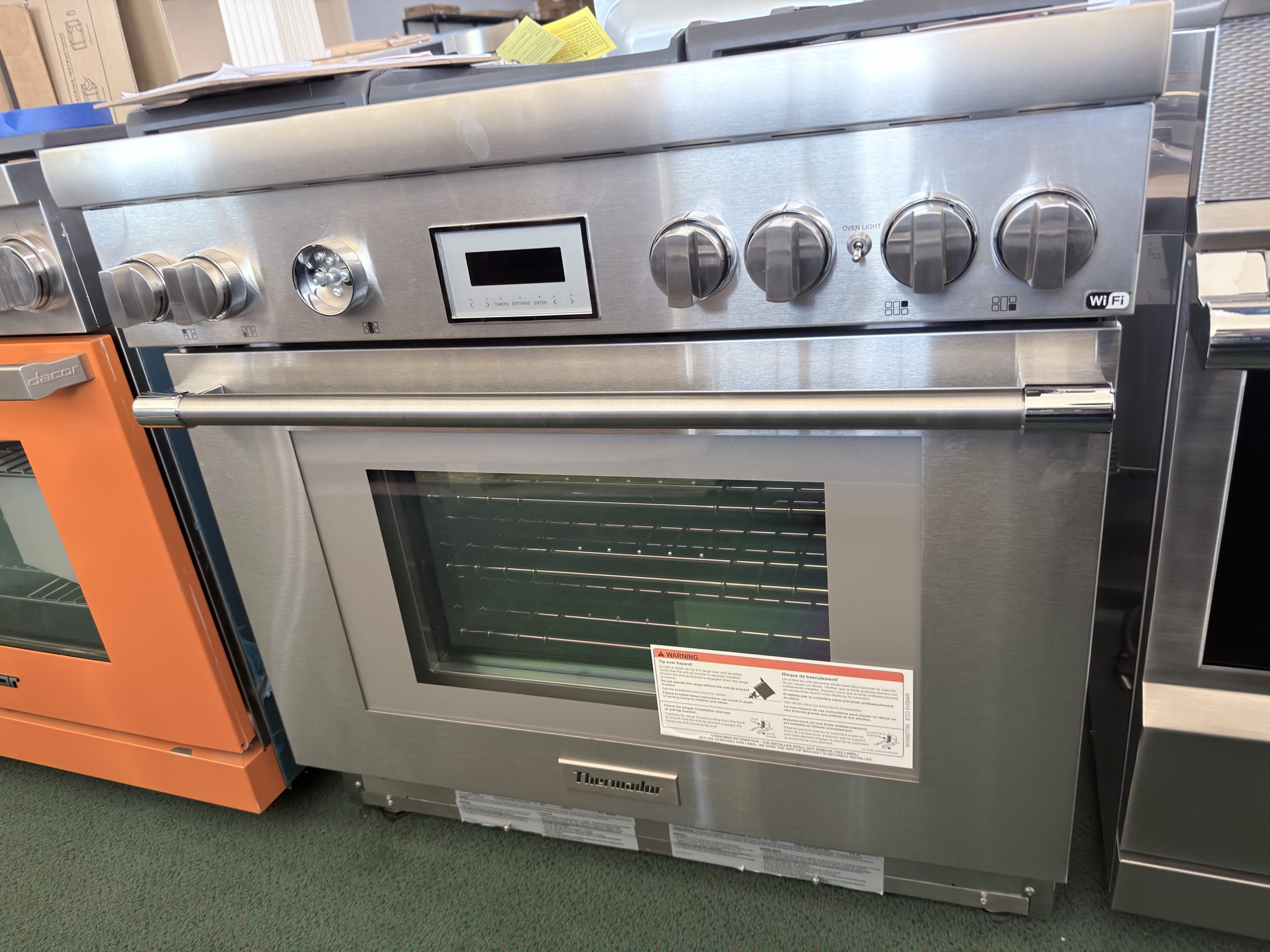 Thermador* Pro Harmony 36 in. Wide 5.0 Cu. Ft. Freestanding Gas Convection Range with Manual cleaning 4 Burners - Stainless Steel