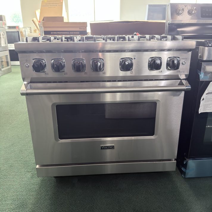 VIKING* 5 Series 36-inch freestanding professional gas range in stainless steel Natural Gas